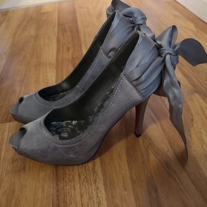 Grey Satin Dreamy high heel pumps 💜💕💜